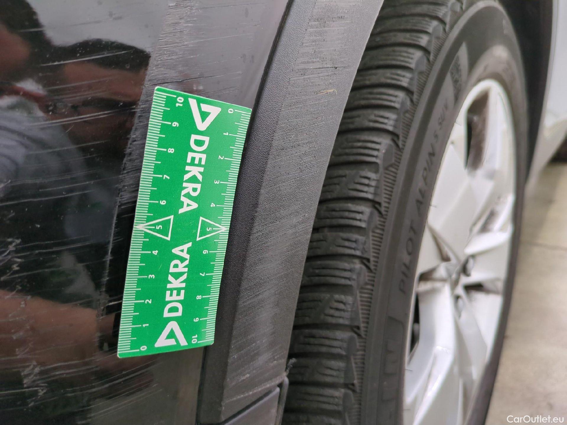  Volvo  XC 40 XC40 Momentum 2WD 1.5 130CV BVA8 E6d #63