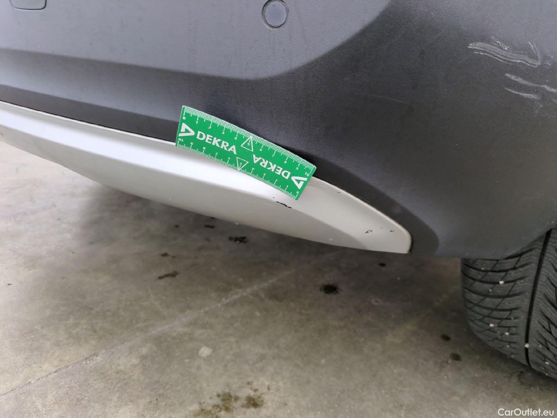  Volvo  XC 40 XC40 Momentum 2WD 1.5 130CV BVA8 E6d #82