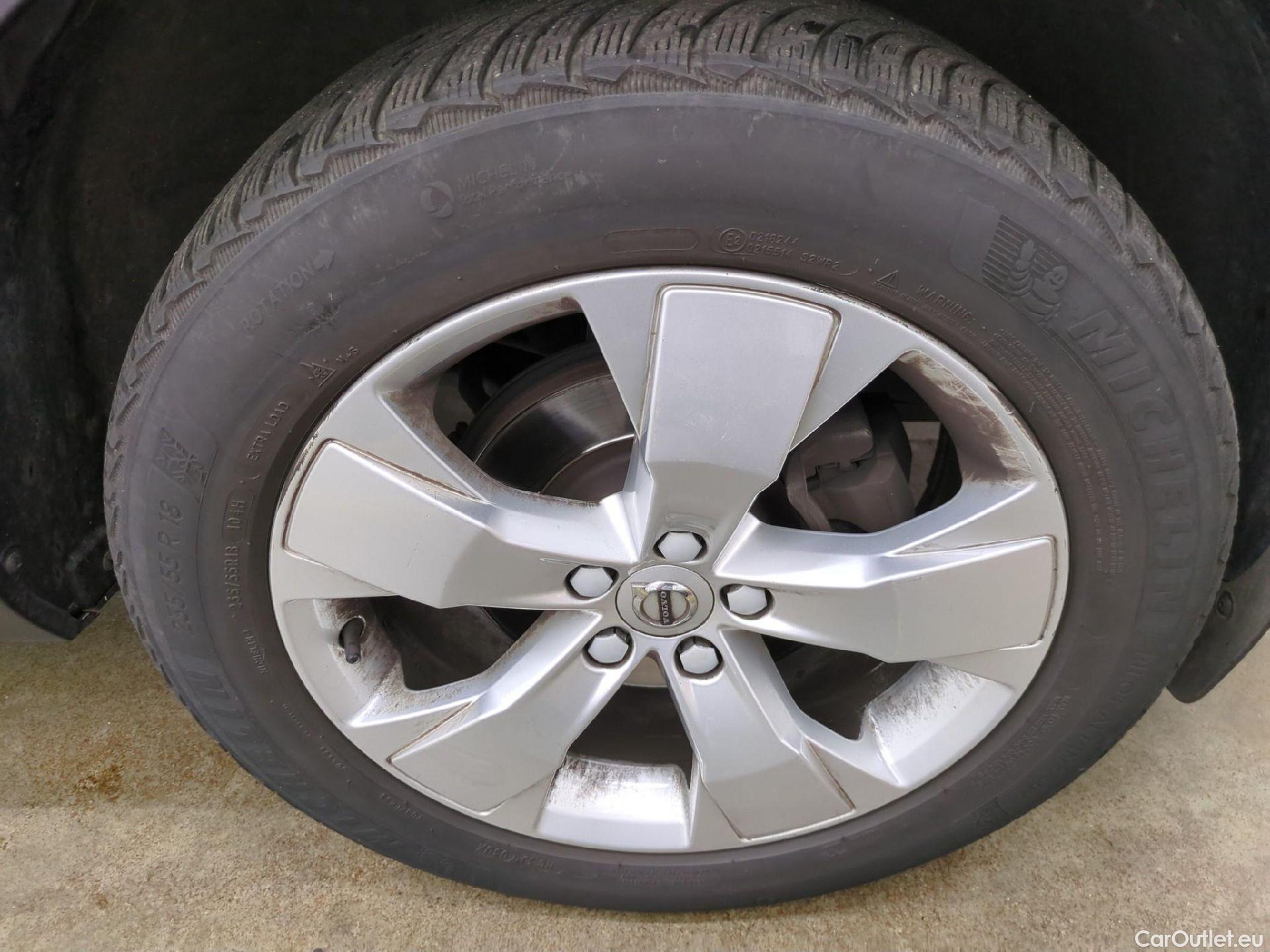  Volvo  XC 40 XC40 Momentum 2WD 1.5 130CV BVA8 E6d #23