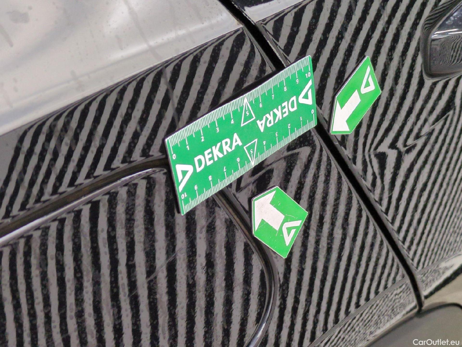  Volvo  XC 40 XC40 Momentum 2WD 1.5 130CV BVA8 E6d #34