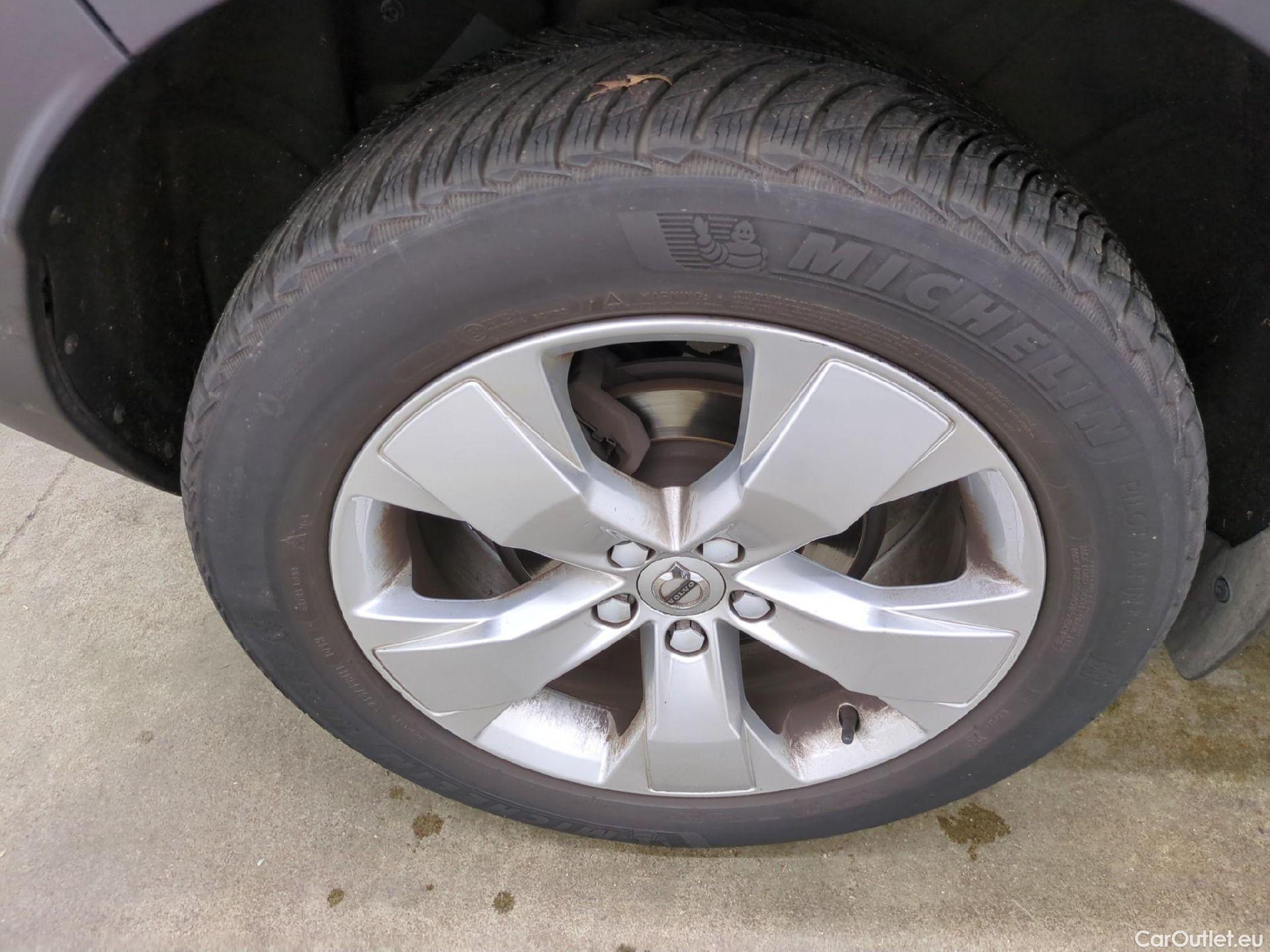  Volvo  XC 40 XC40 Momentum 2WD 1.5 130CV BVA8 E6d #30