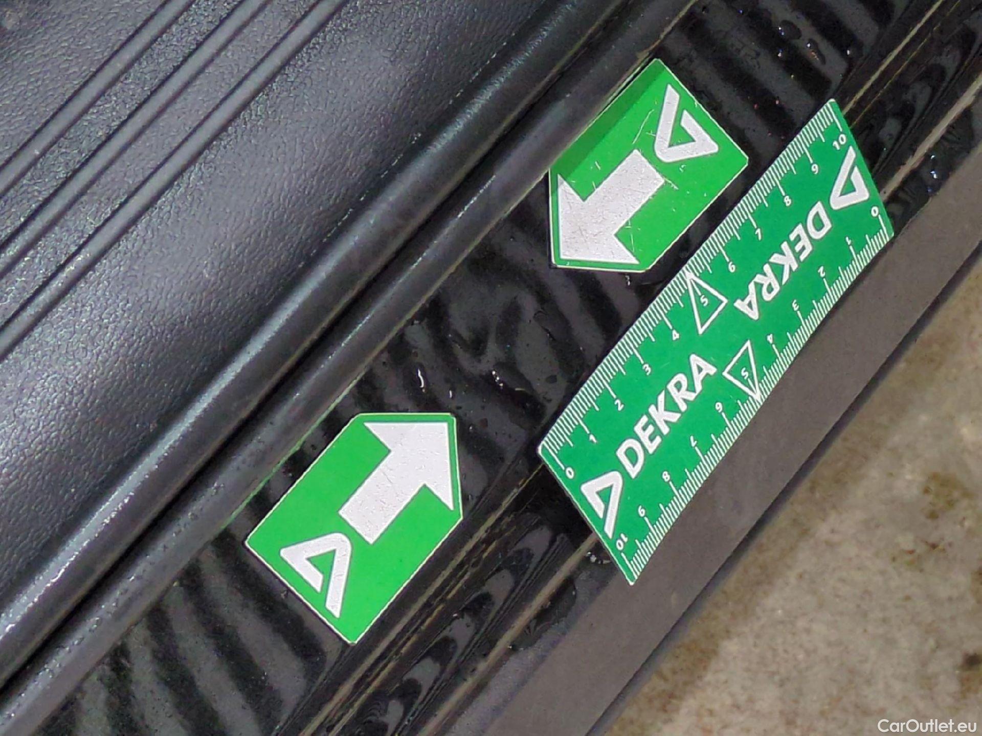  Volvo  XC 40 XC40 Momentum 2WD 1.5 130CV BVA8 E6d #3