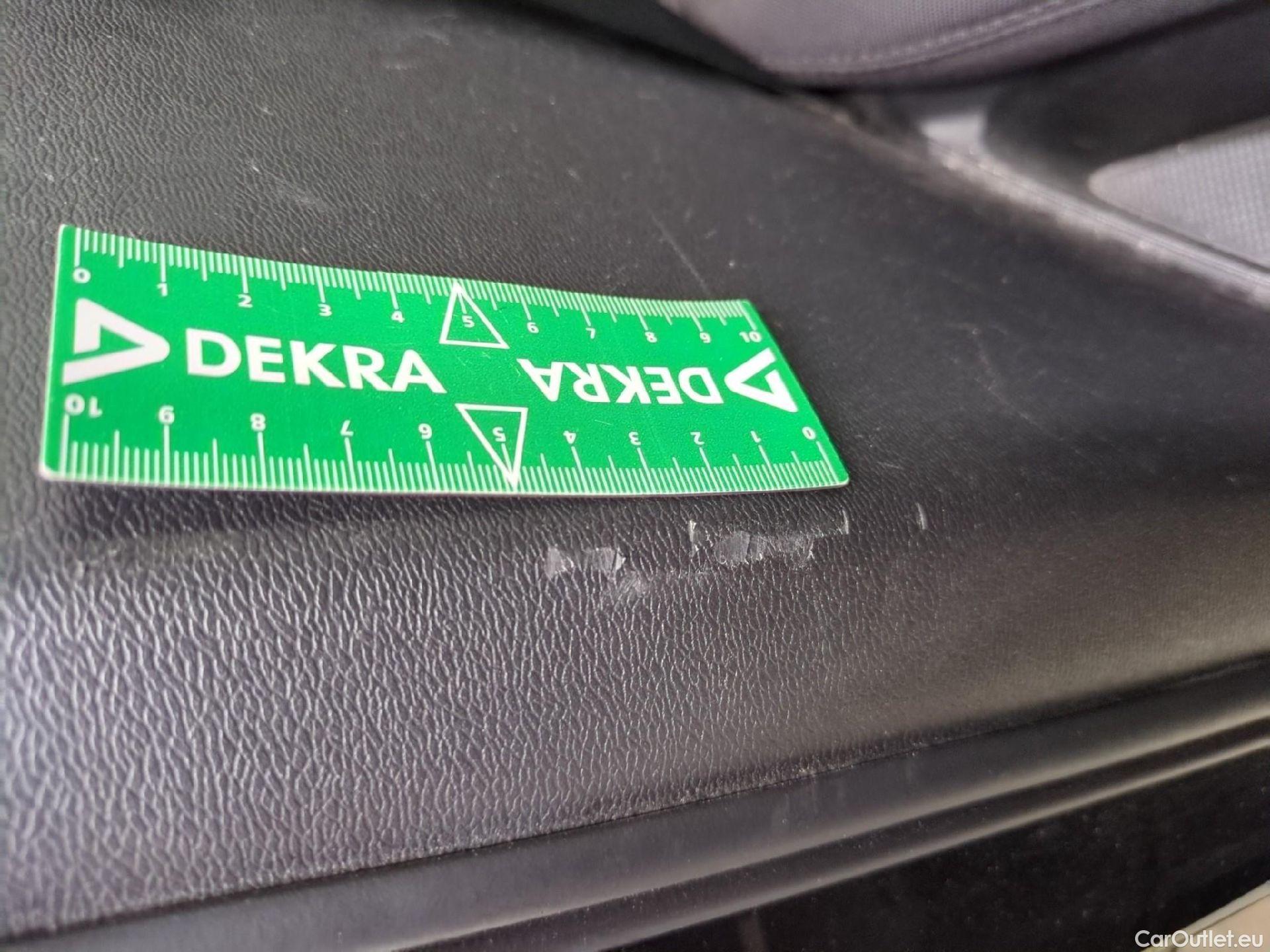  Volvo  XC 40 XC40 Momentum 2WD 1.5 130CV BVA8 E6d #43