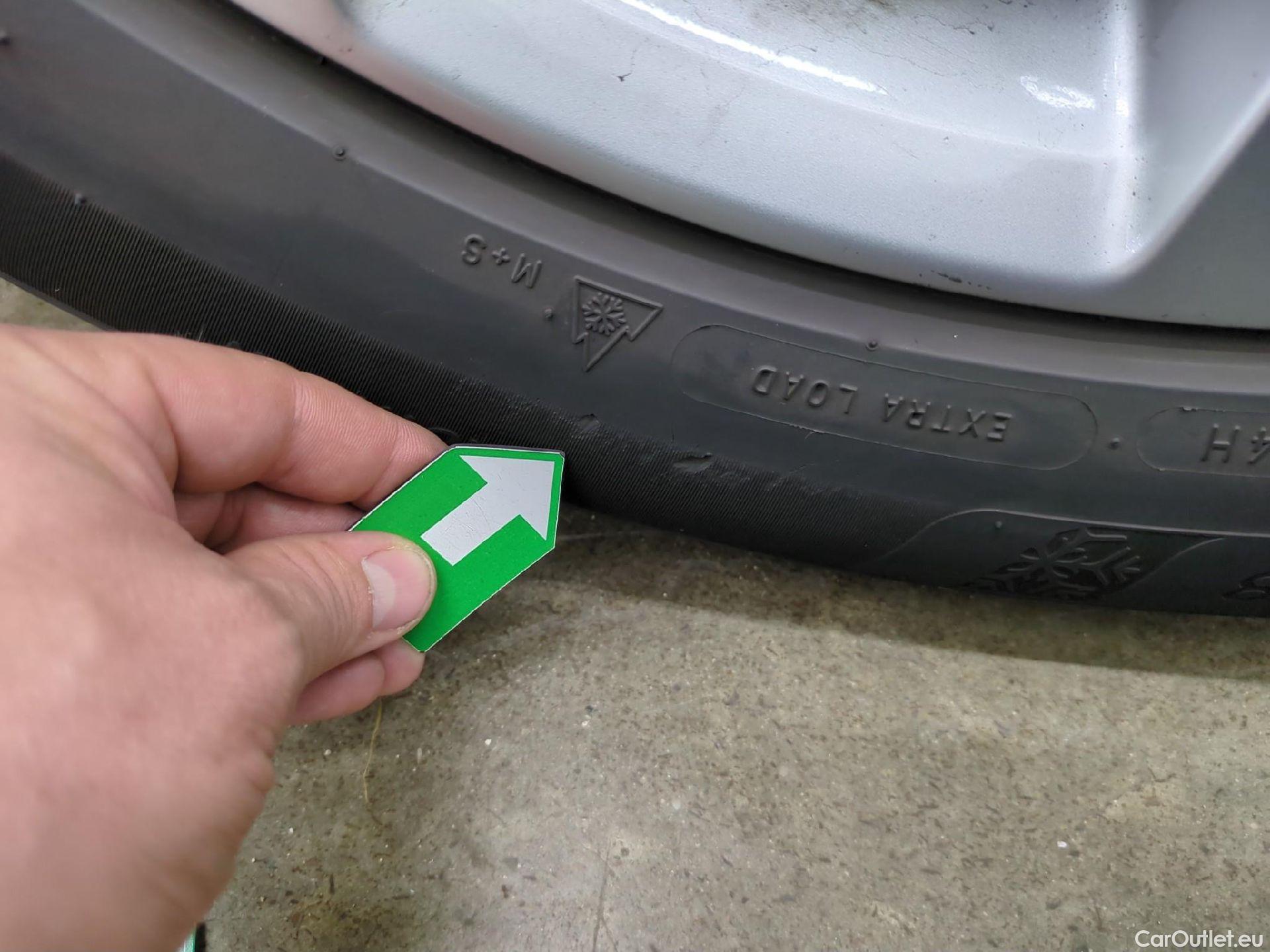  Volvo  XC 40 XC40 Momentum 2WD 1.5 130CV BVA8 E6d #25