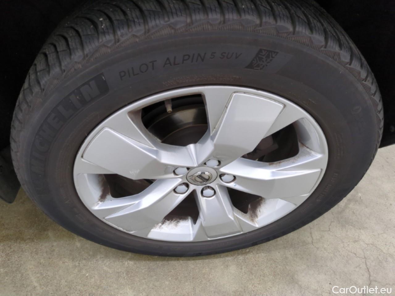  Volvo  XC 40 XC40 Momentum 2WD 1.5 130CV BVA8 E6d #27