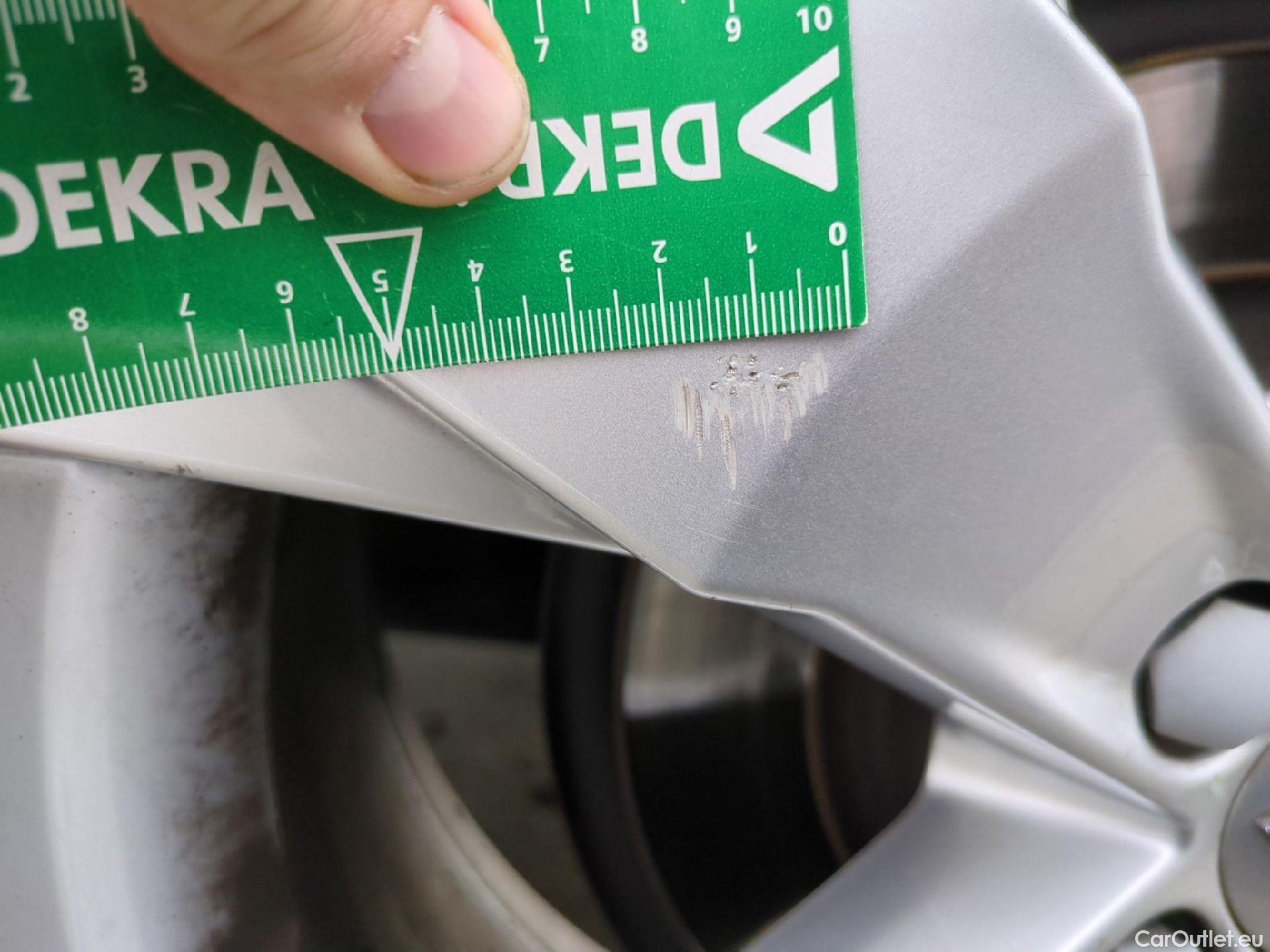  Volvo  XC 40 XC40 Momentum 2WD 1.5 130CV BVA8 E6d #29