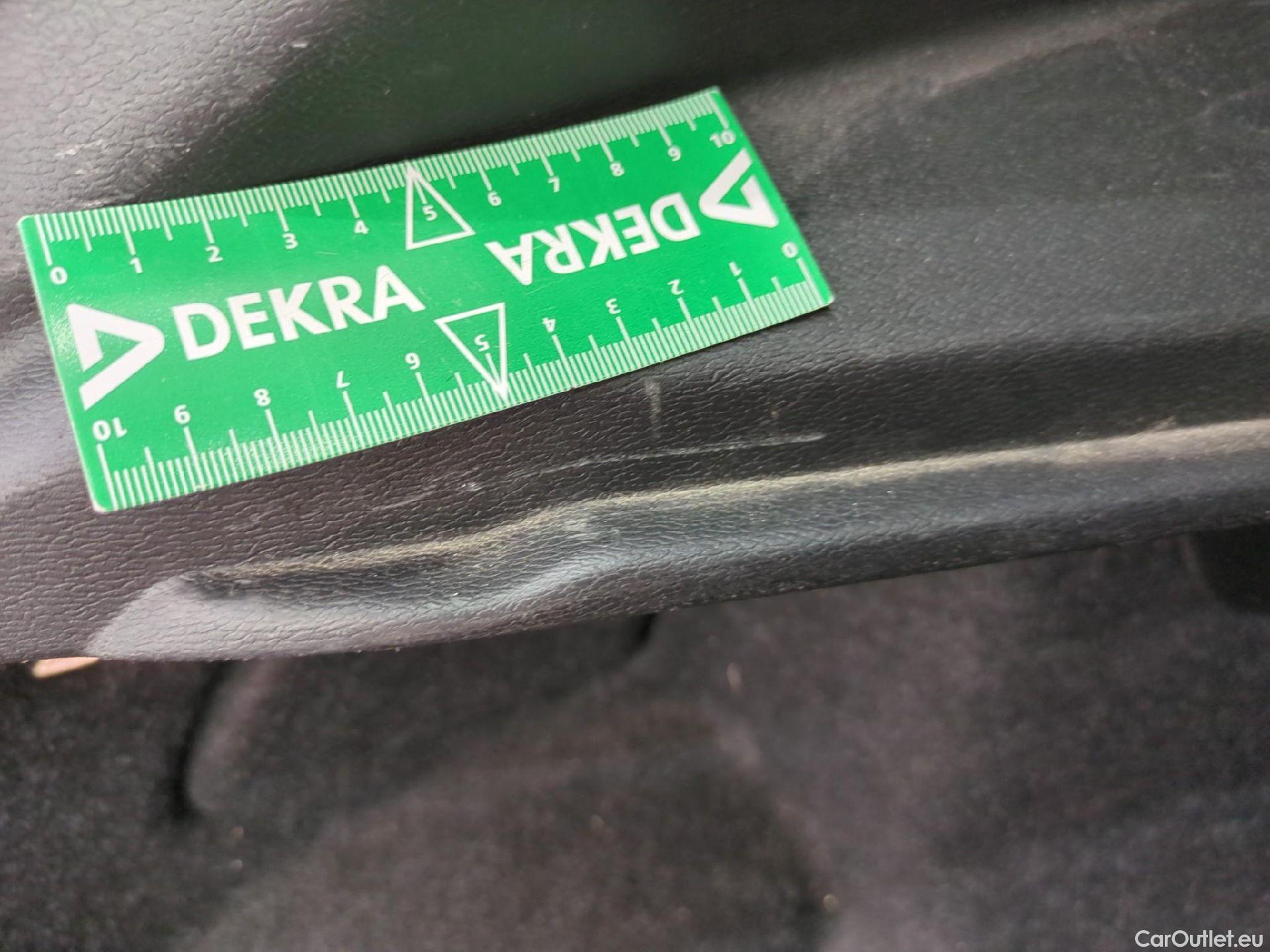  Volvo  XC 40 XC40 Momentum 2WD 1.5 130CV BVA8 E6d #17