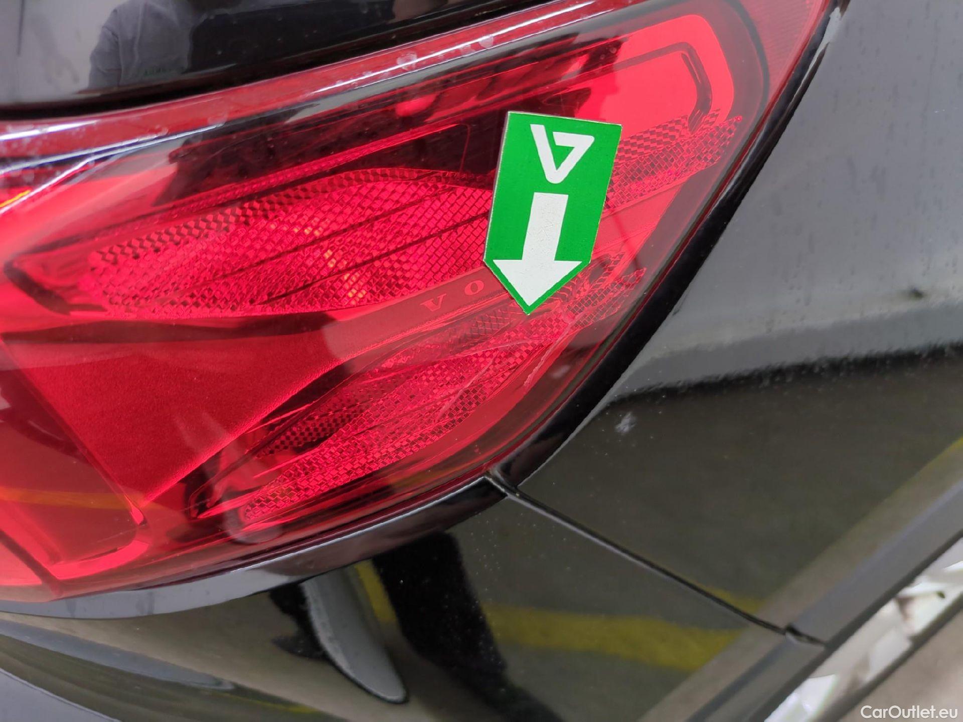  Volvo  XC 40 XC40 Momentum 2WD 1.5 130CV BVA8 E6d #31