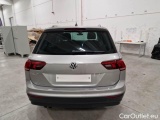  Volkswagen  Tiguan VOLKSWAGEN  / 2016 / 5P / SUV 2.0 TDI SCR 110KW BUSINESS BMT DSG #57