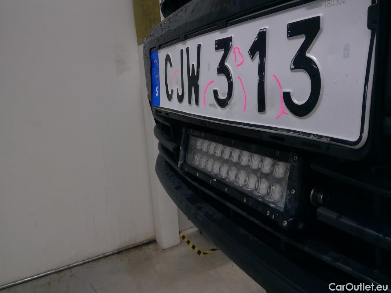  Volkswagen  Caddy  TDI 75 Maxi Aut. #1