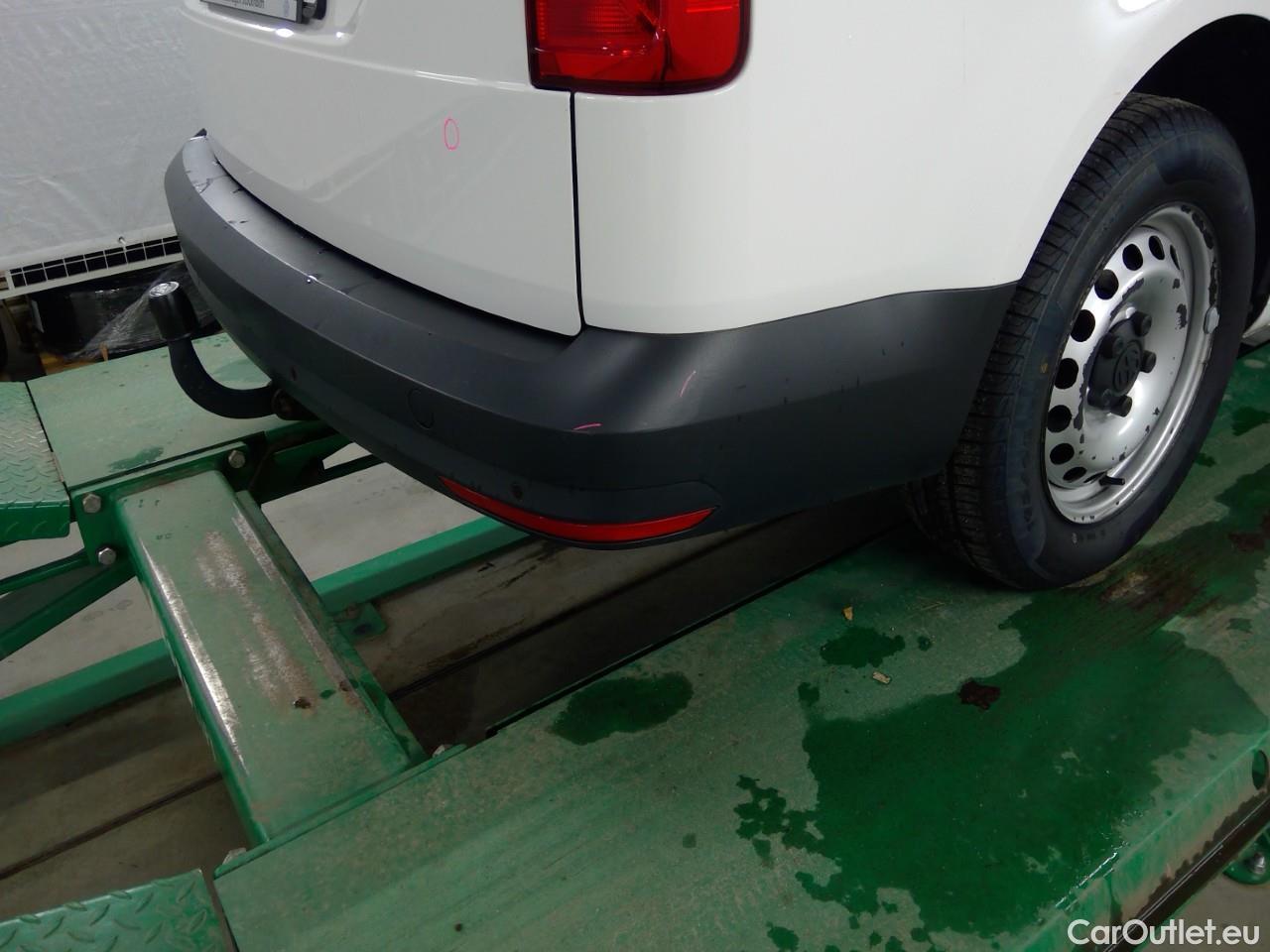  Volkswagen  Caddy  TDI 75 Maxi Aut. #8