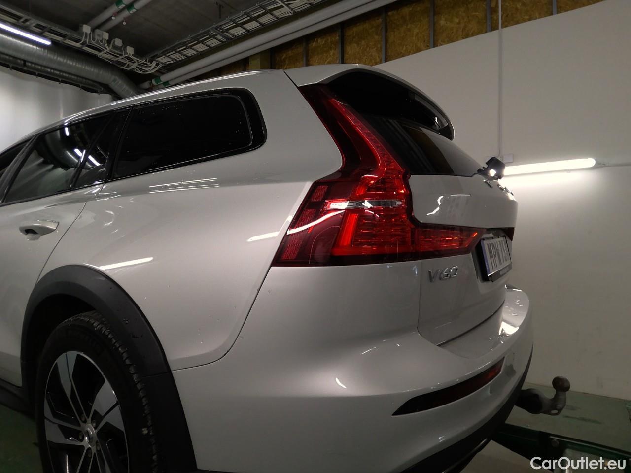  Volvo  V60  CC B4D Ad.Na.P.Ed. AWD Aut #8