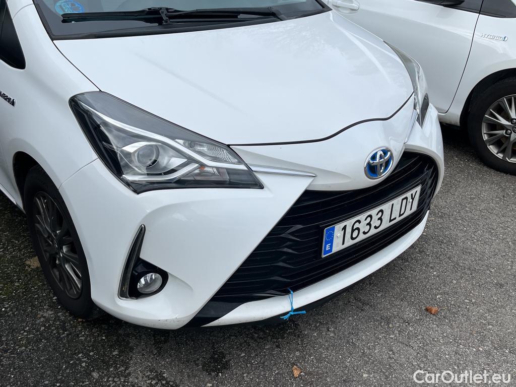  Toyota  Yaris TOYOTA  / 2017 / 5P / berlina con portón 1.5 100H Active #11