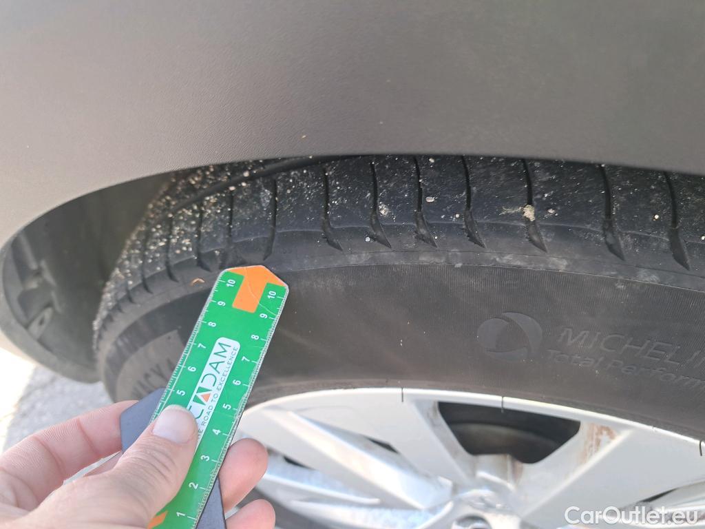  Peugeot  3008 PEUGEOT  / 2020 / 5P / todoterreno 1.5 BlueHDi 96kW (130CV) S&S Active Pack (AC4) #6