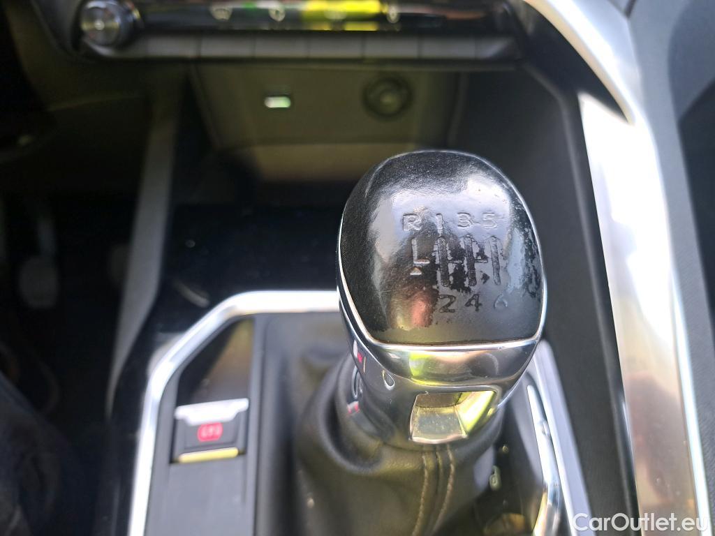  Peugeot  3008 PEUGEOT  / 2020 / 5P / todoterreno 1.5 BlueHDi 96kW (130CV) S&S Active Pack (AC4) #33