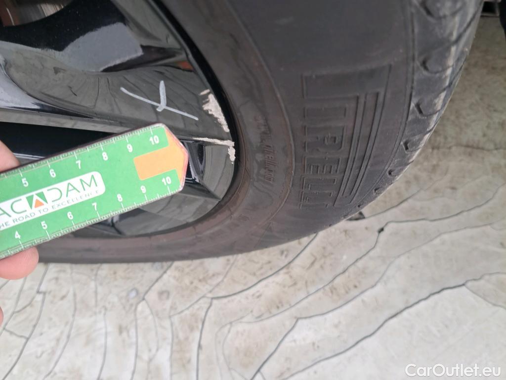  Toyota  RAV4 TOYOTA  / 2018 / 5P / todoterreno 2.5l 220H Style #6