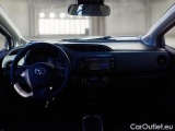  Toyota  Yaris TOYOTA  / 2017 / 5P / BERLINA 1.5 HYBRID BUSINESS #3
