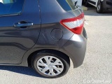  Toyota  Yaris TOYOTA  / 2017 / 5P / BERLINA 1.5 HYBRID BUSINESS #44
