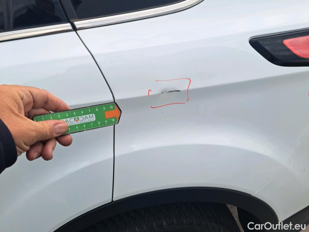  Ford  Kuga FORD  / 2016 / 5P / todoterreno 1.5 EcoBoost 88kW 4x2 Trend+ (CX) #1