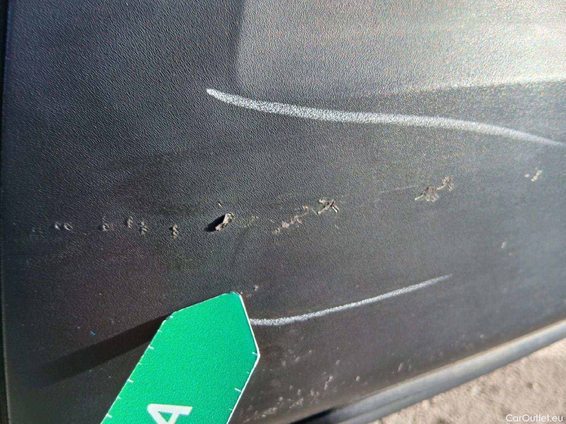  Peugeot  2008 PEUGEOT  / 2019 / 5P / todoterreno Active BlueHDI 81kW (110CV) #21