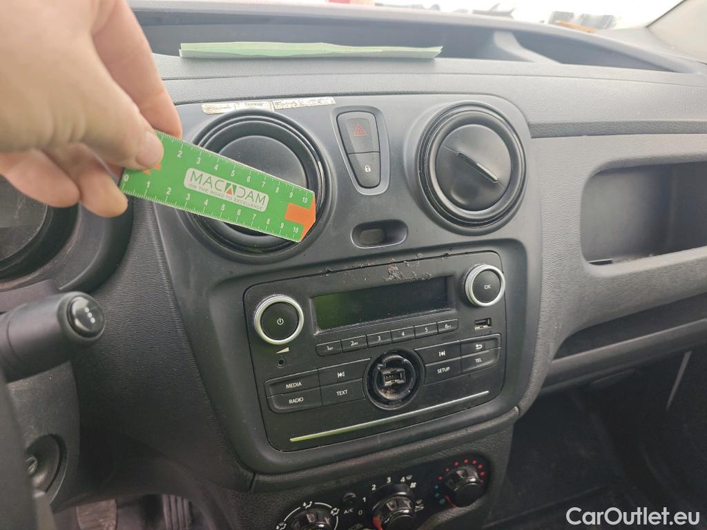  Dacia  Dokker DACIA  / 2013 / 4P / furgón derivado de turismo Van Essential Blue dCi 70kW (95CV) #23