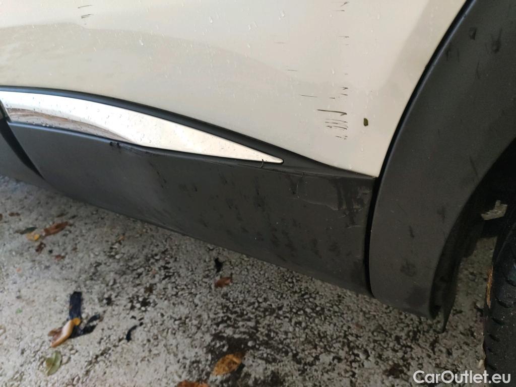  Peugeot  3008 PEUGEOT  Hybrid / 2016 / 5P / todoterreno 225 e-EAT8 Allure #22