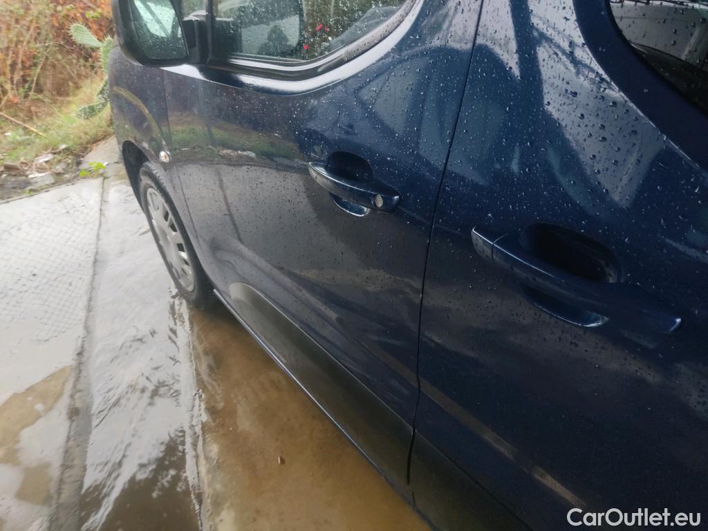  Opel  Combo OPEL  Life / 2018 / 5P / monovolumen compacto 1.5 TD 96kW (130CV) S/S Edition Plus L #12