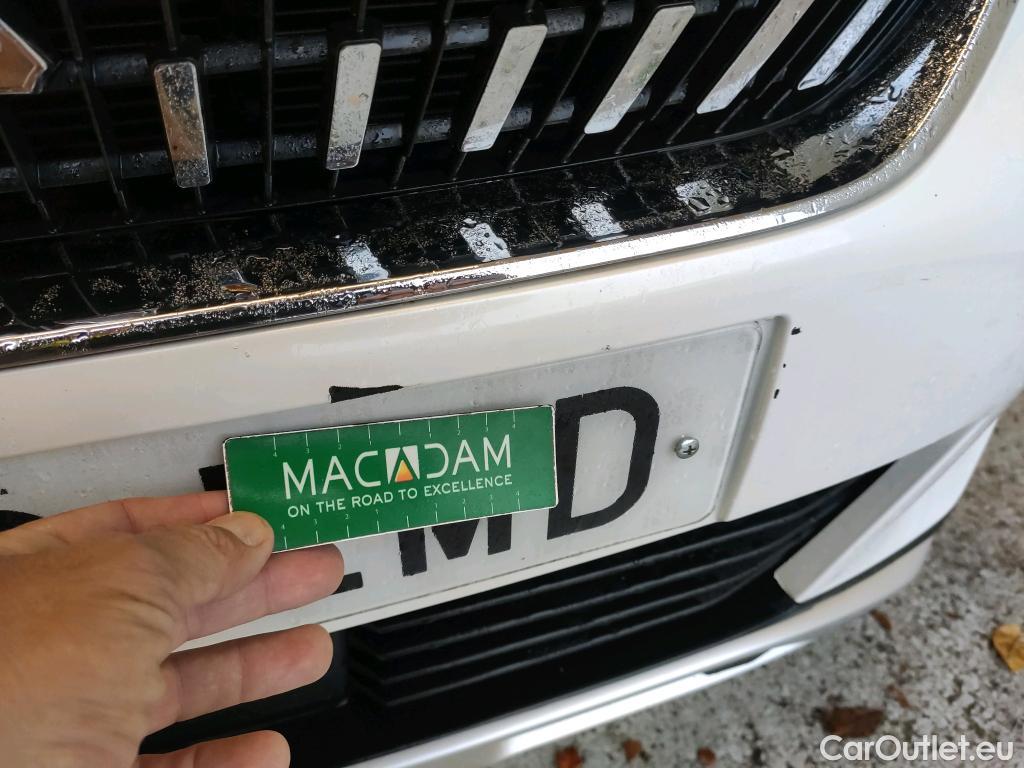  Peugeot  3008 PEUGEOT  Hybrid / 2016 / 5P / todoterreno 225 e-EAT8 Allure #16