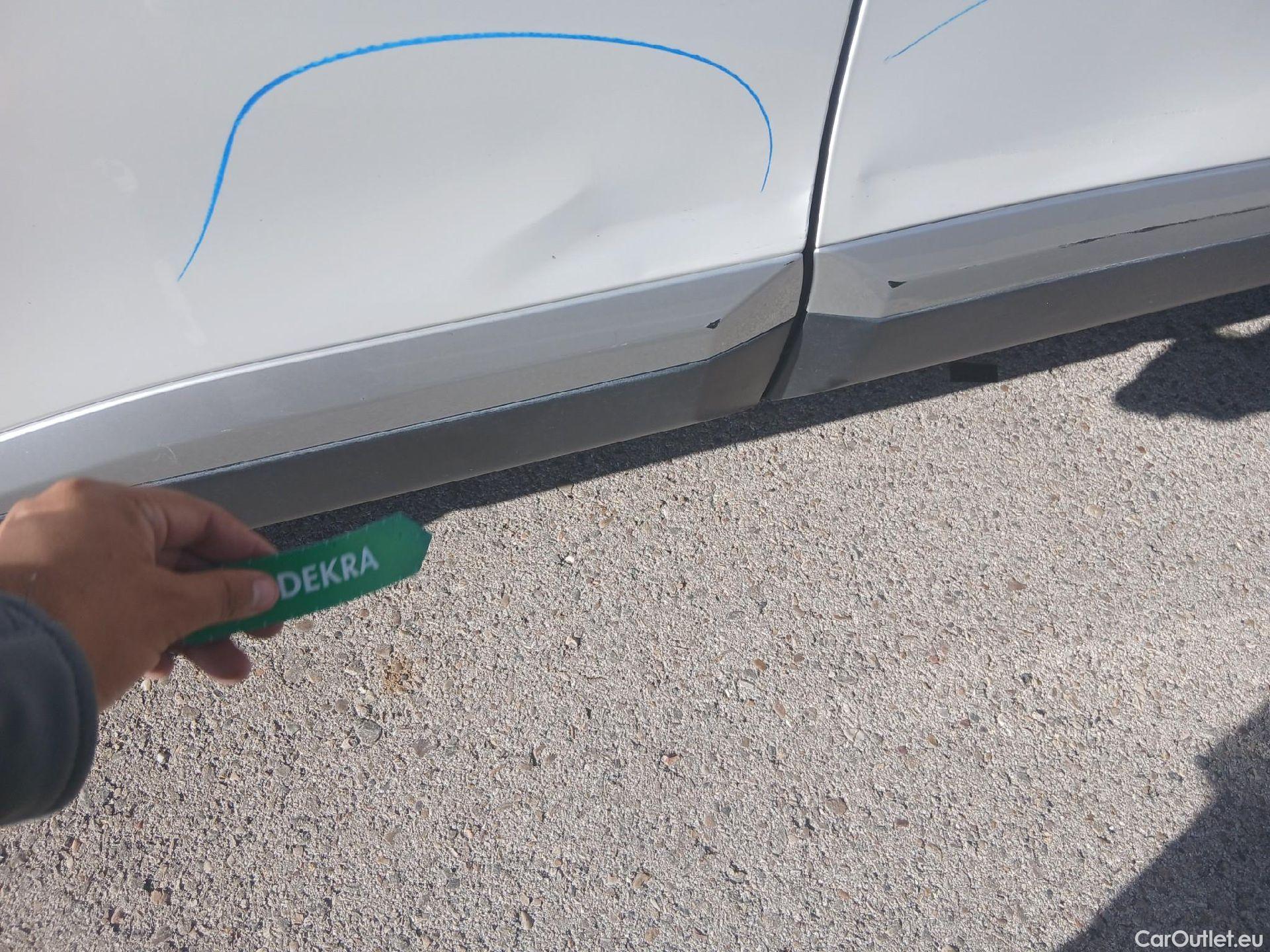  Peugeot  2008 PEUGEOT  / 2019 / 5P / todoterreno Allure Pack BlueHDI 81kW (110CV) (AC) #32