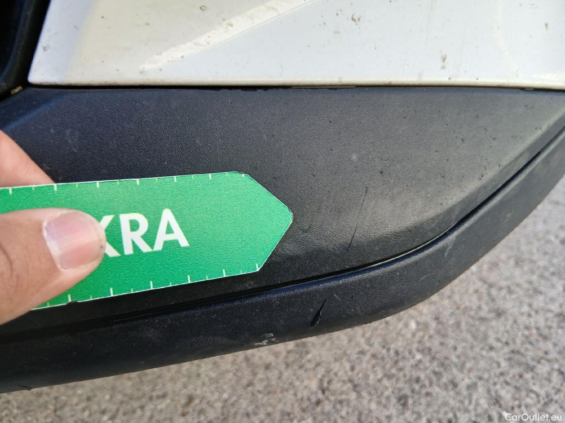  Peugeot  2008 PEUGEOT  / 2019 / 5P / todoterreno Active BlueHDI 81kW (110CV) #6