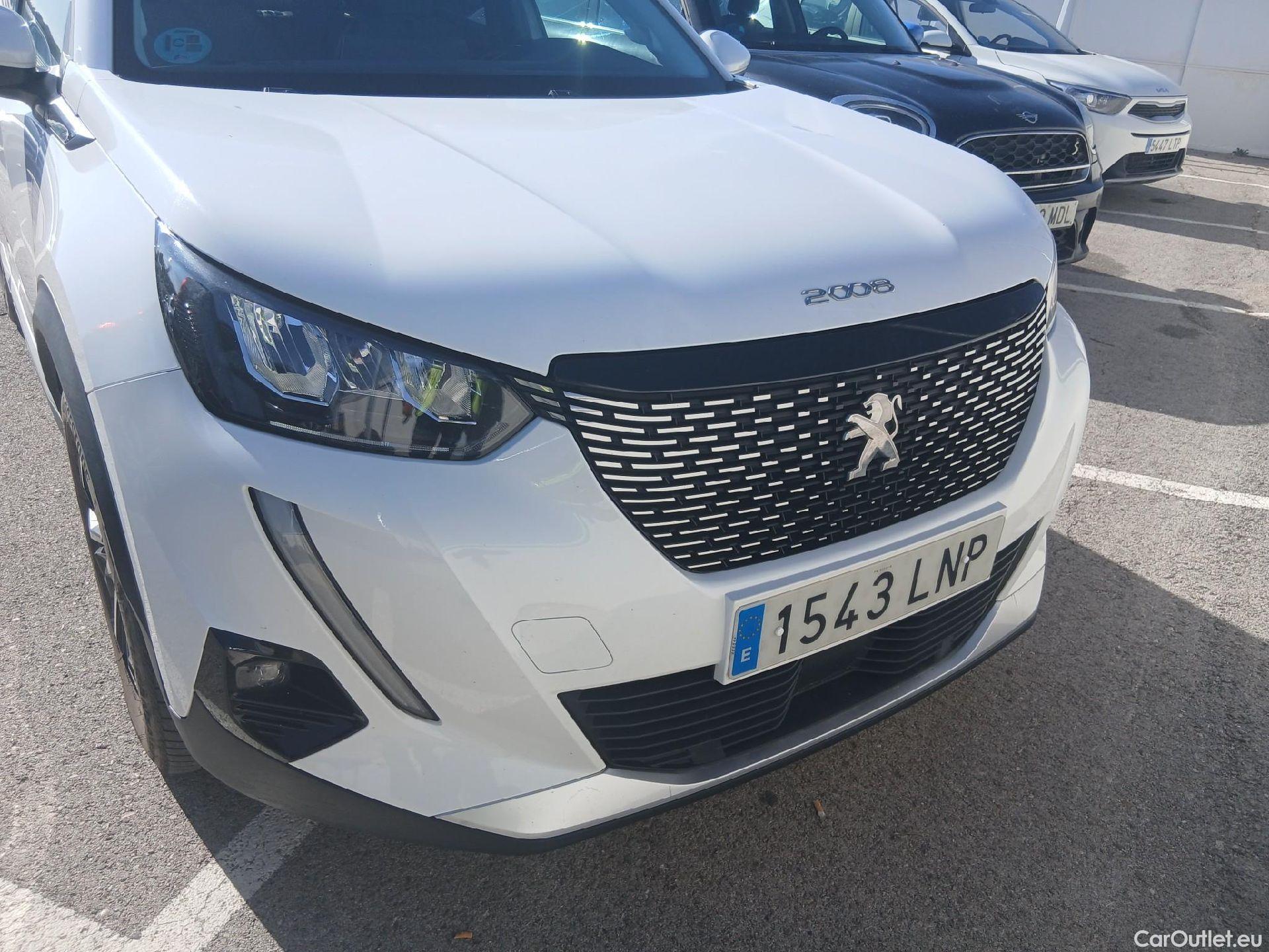  Peugeot  2008 PEUGEOT  / 2019 / 5P / todoterreno Allure Pack BlueHDI 81kW (110CV) (AC) #9