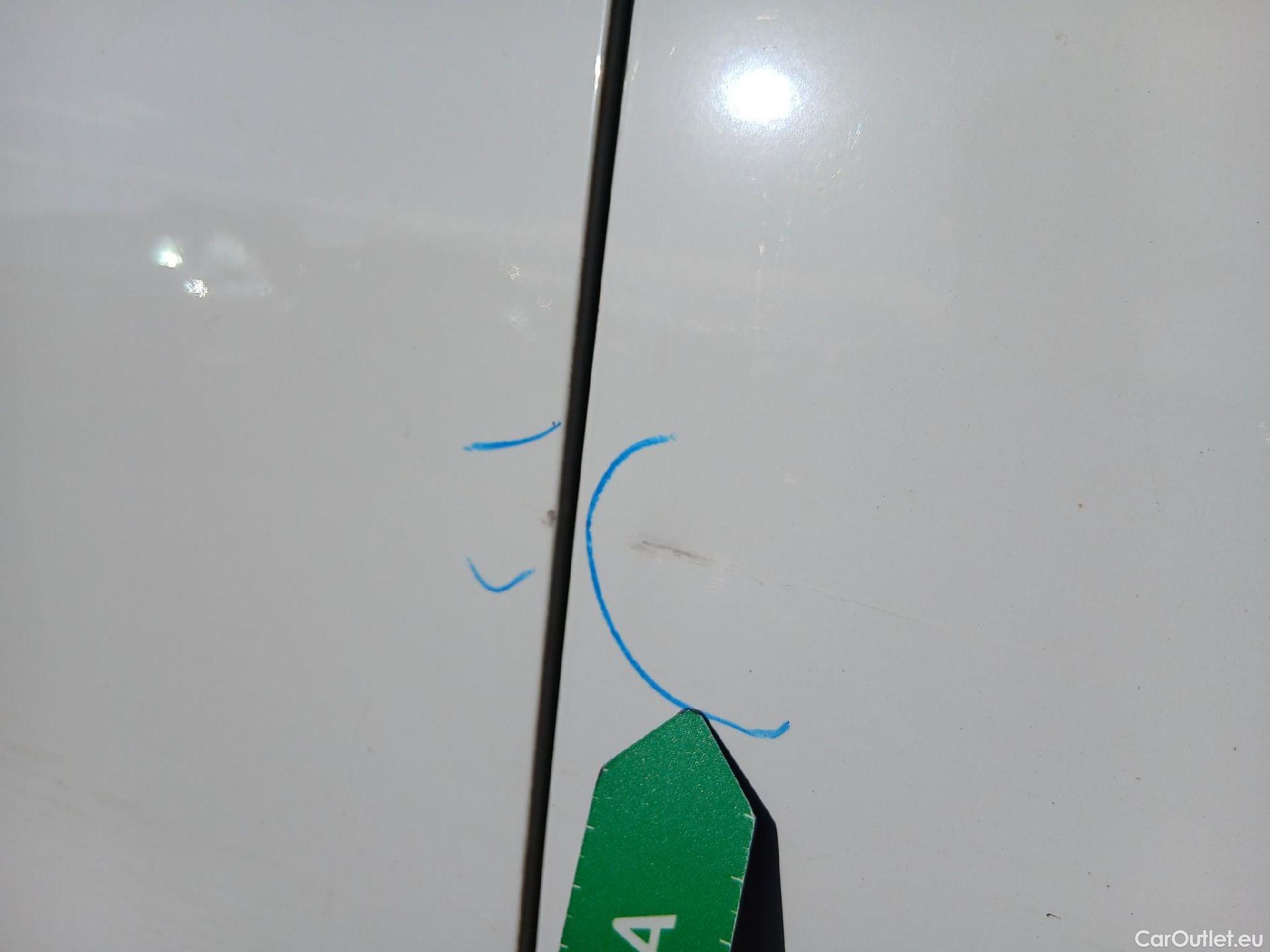  Peugeot  2008 PEUGEOT  / 2019 / 5P / todoterreno Active BlueHDI 81kW (110CV) #36