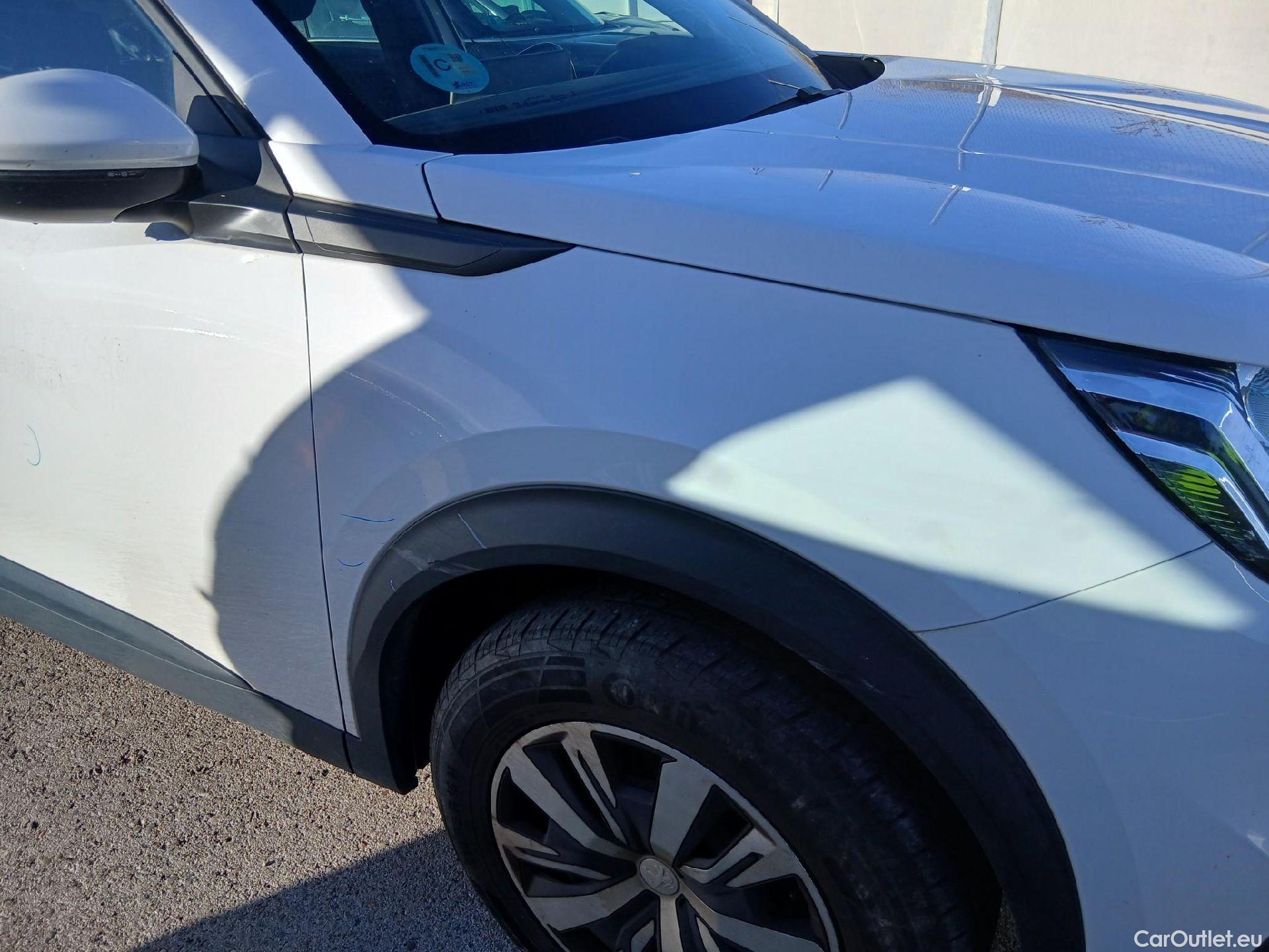  Peugeot  2008 PEUGEOT  / 2019 / 5P / todoterreno Active BlueHDI 81kW (110CV) #38