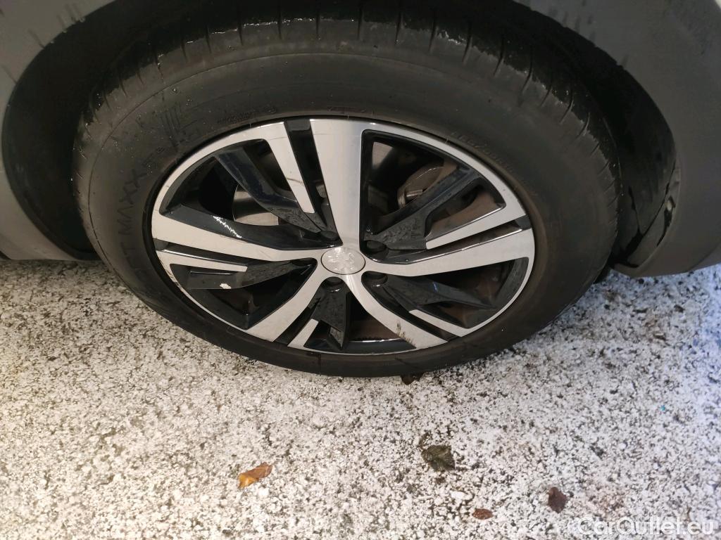  Peugeot  3008 PEUGEOT  Hybrid / 2016 / 5P / todoterreno 225 e-EAT8 Allure #5