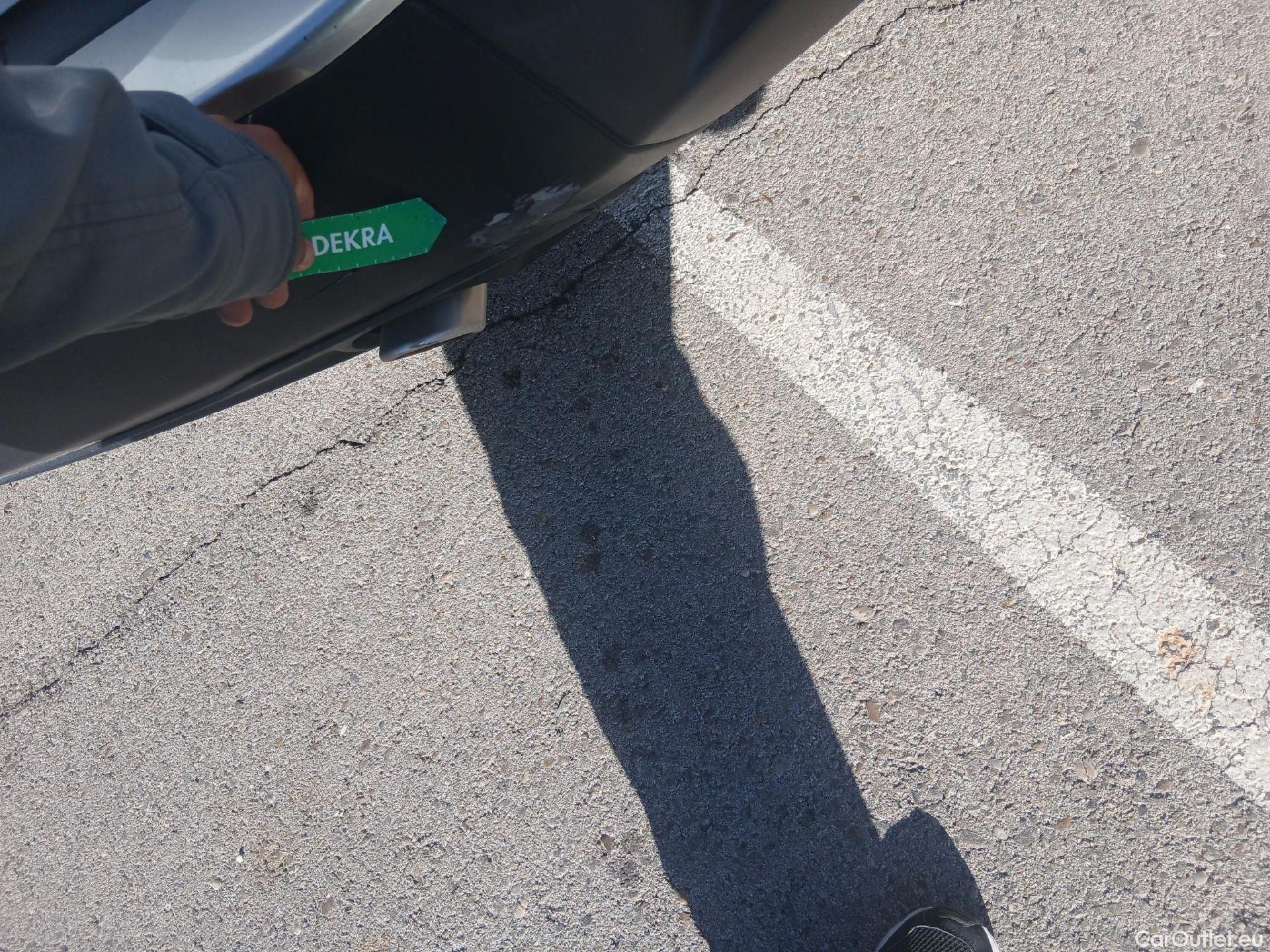  Peugeot  2008 PEUGEOT  / 2019 / 5P / todoterreno Allure Pack BlueHDI 81kW (110CV) (AC) #27