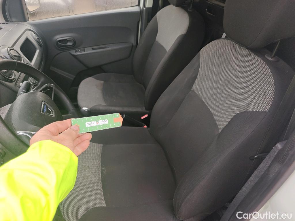  Dacia  Dokker DACIA  / 2013 / 4P / furgón derivado de turismo Van Essential Blue dCi 70kW (95CV) #25