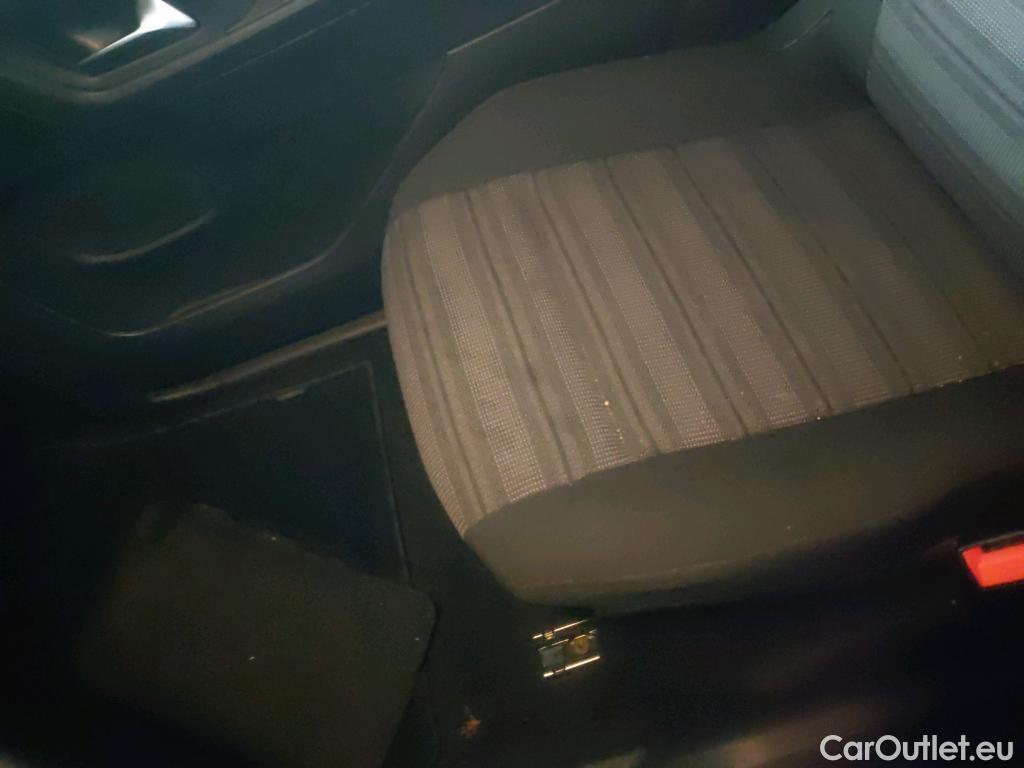  Opel  Combo OPEL  Life / 2018 / 5P / monovolumen compacto 1.5 TD 96kW (130CV) S/S Edition Plus L #9