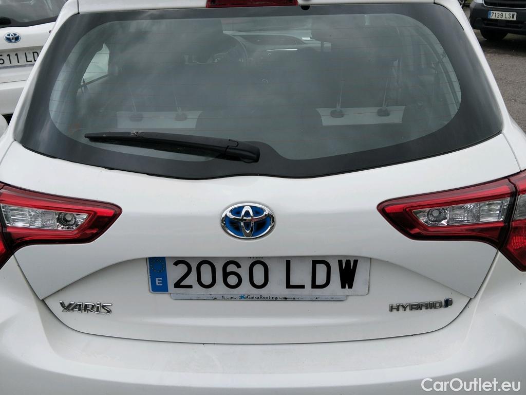  Toyota  Yaris TOYOTA  / 2017 / 5P / berlina con portón 1.5 100H Active #11