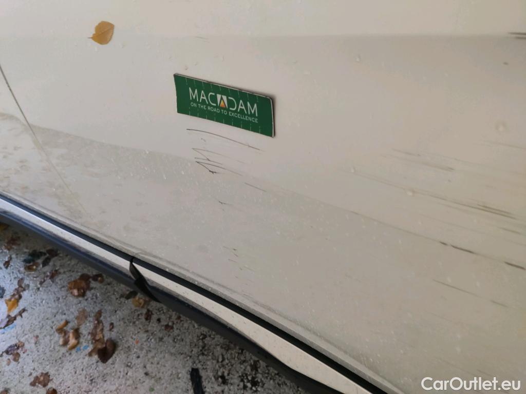  Peugeot  3008 PEUGEOT  Hybrid / 2016 / 5P / todoterreno 225 e-EAT8 Allure #10