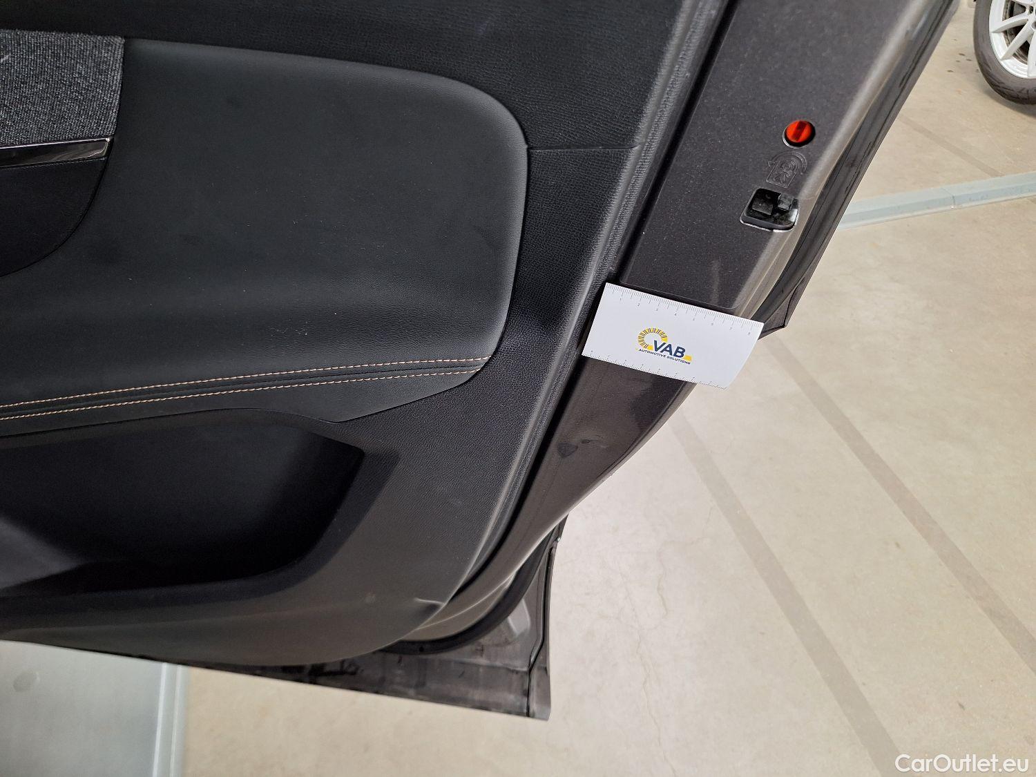  Peugeot  5008 Peugeot,  '16, Peugeot  1.5 BlueHDi 96kW S&S EAT8 GT Line 5d #22