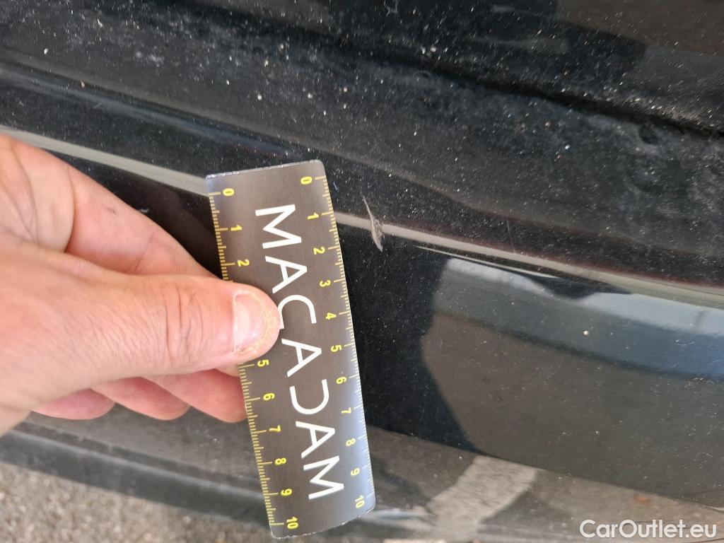  Bmw  Serie 1 BMW Série 1 / 2019 / 5P / Berline 116i Business Design #8