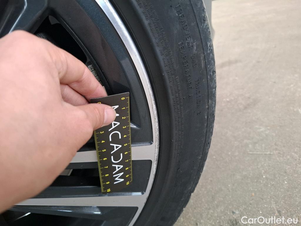  Bmw  Serie 1 BMW Série 1 / 2019 / 5P / Berline 116i DKG7 Business Design #24