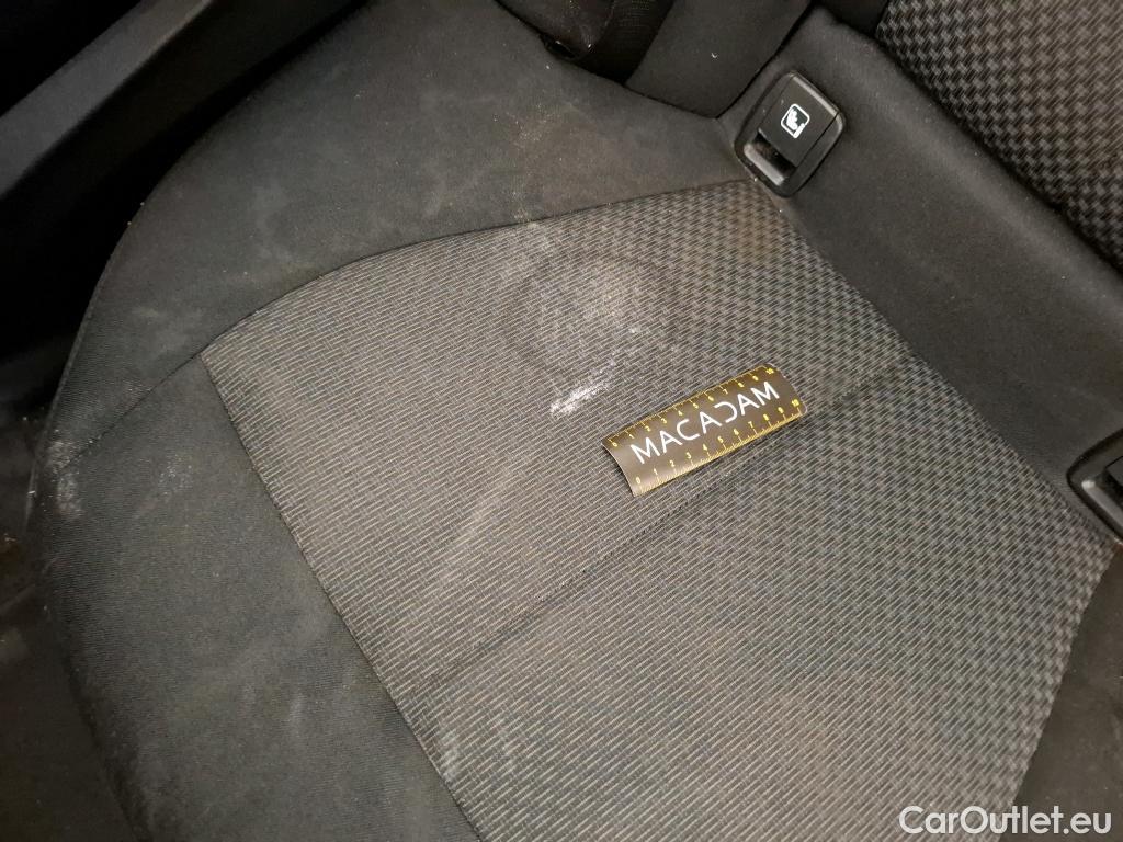  Bmw  Serie 1 BMW Série 1 / 2019 / 5P / Berline 116i Business Design #19