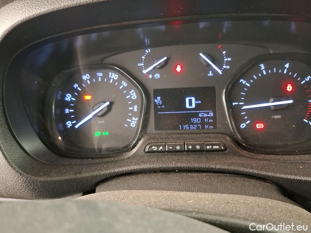  Peugeot  Expert  Fourgon Premium L2 1.5 HDi 120CV BVM6 E6d #32