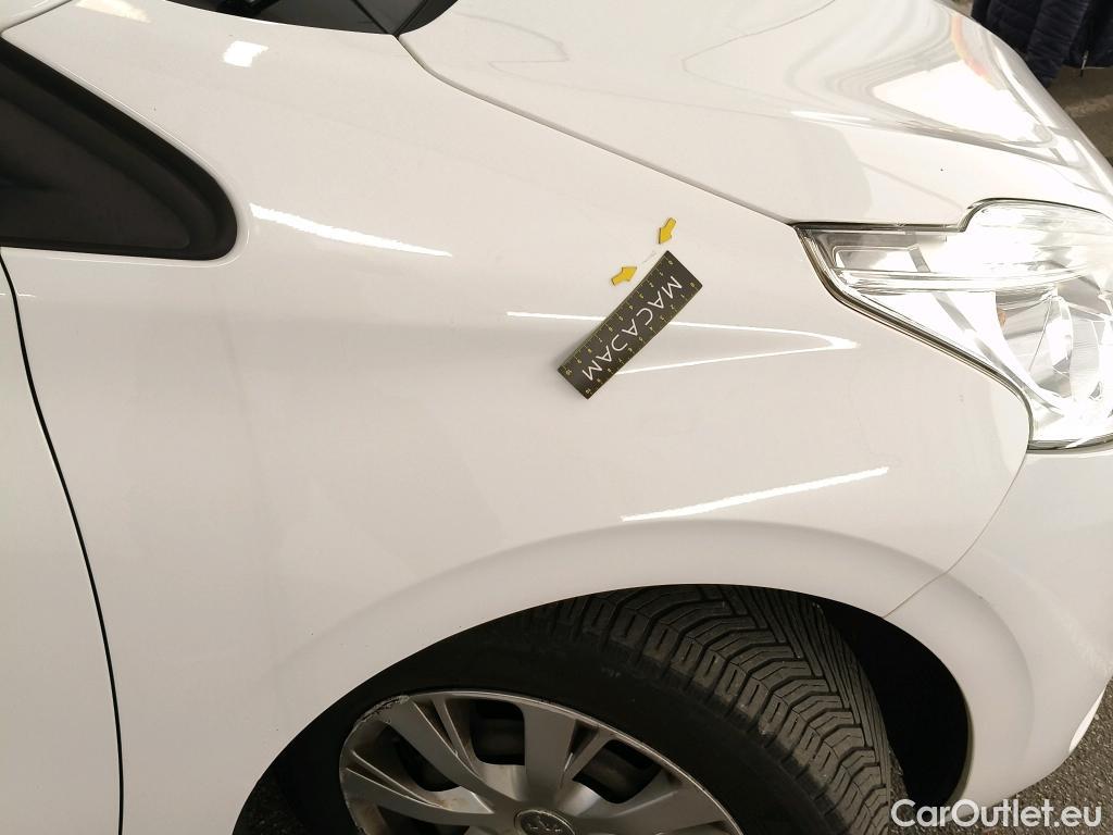  Peugeot  208  Affaire Premium Pack 1.5 HDi 100CV BVM5 E6dT #45