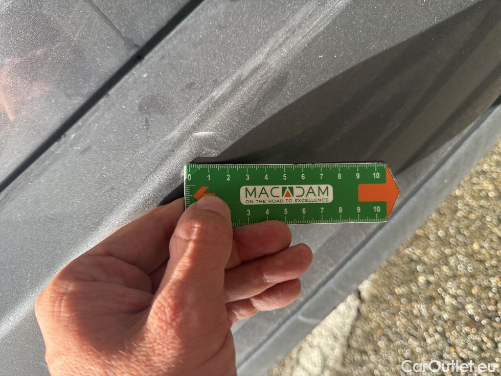  Mercedes  A-Klasse MERCEDES-BENZ Classe A Berline / 2018 / 4P / Berline A 180 d Business Line 8G-DCT #9