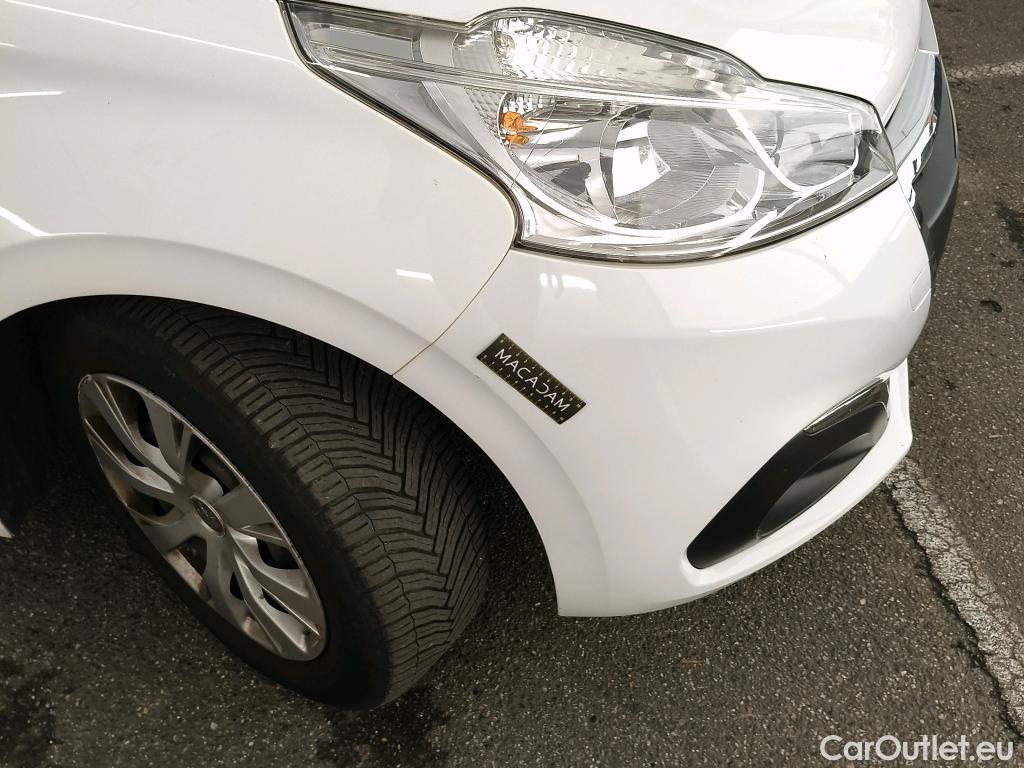  Peugeot  208  Affaire Premium Pack 1.5 HDi 100CV BVM5 E6dT #39