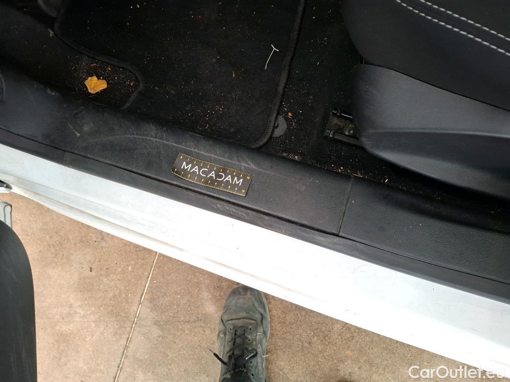  Peugeot  208  Active 1.2 PureTech 80CV BVM5 E6 #8