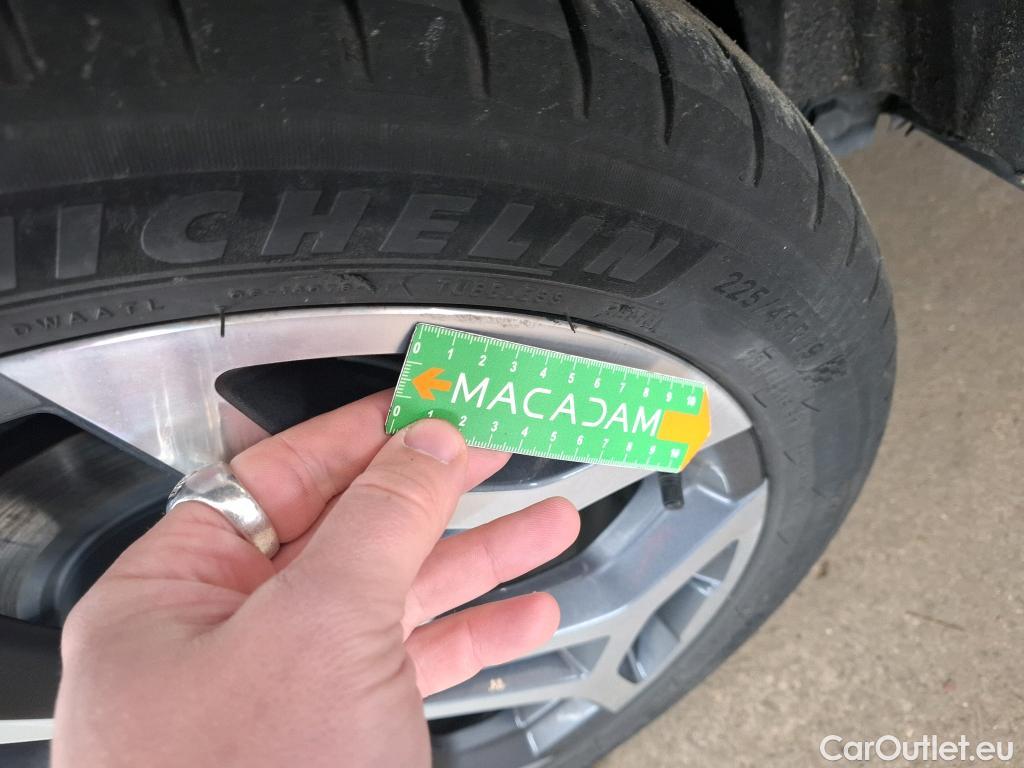  Renault  Kadjar RENAULT  / 2018 / 5P / Crossover Techno TCe 140 EDC #29