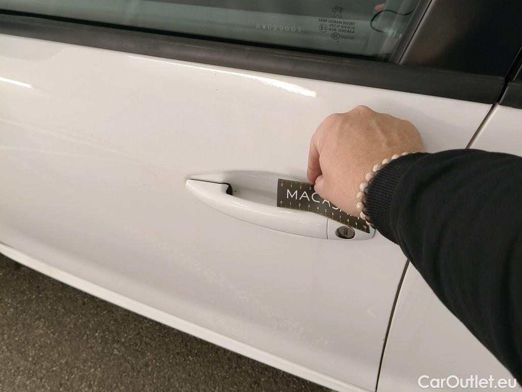  Peugeot  208  Affaire Premium Pack 1.5 HDi 100CV BVM5 E6dT #29